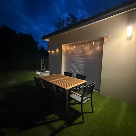 3-bedroom Villa, Jacuzzi, Near Bordeaux Semesterbostad *